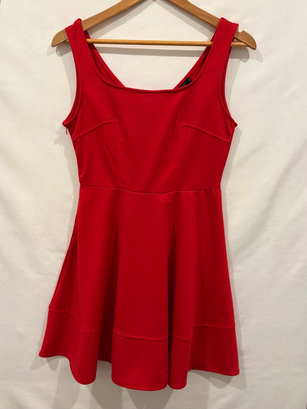 New NWT Fancyinn Small Red V Back Sleeveless Skater Mini Fit & Flare Dress